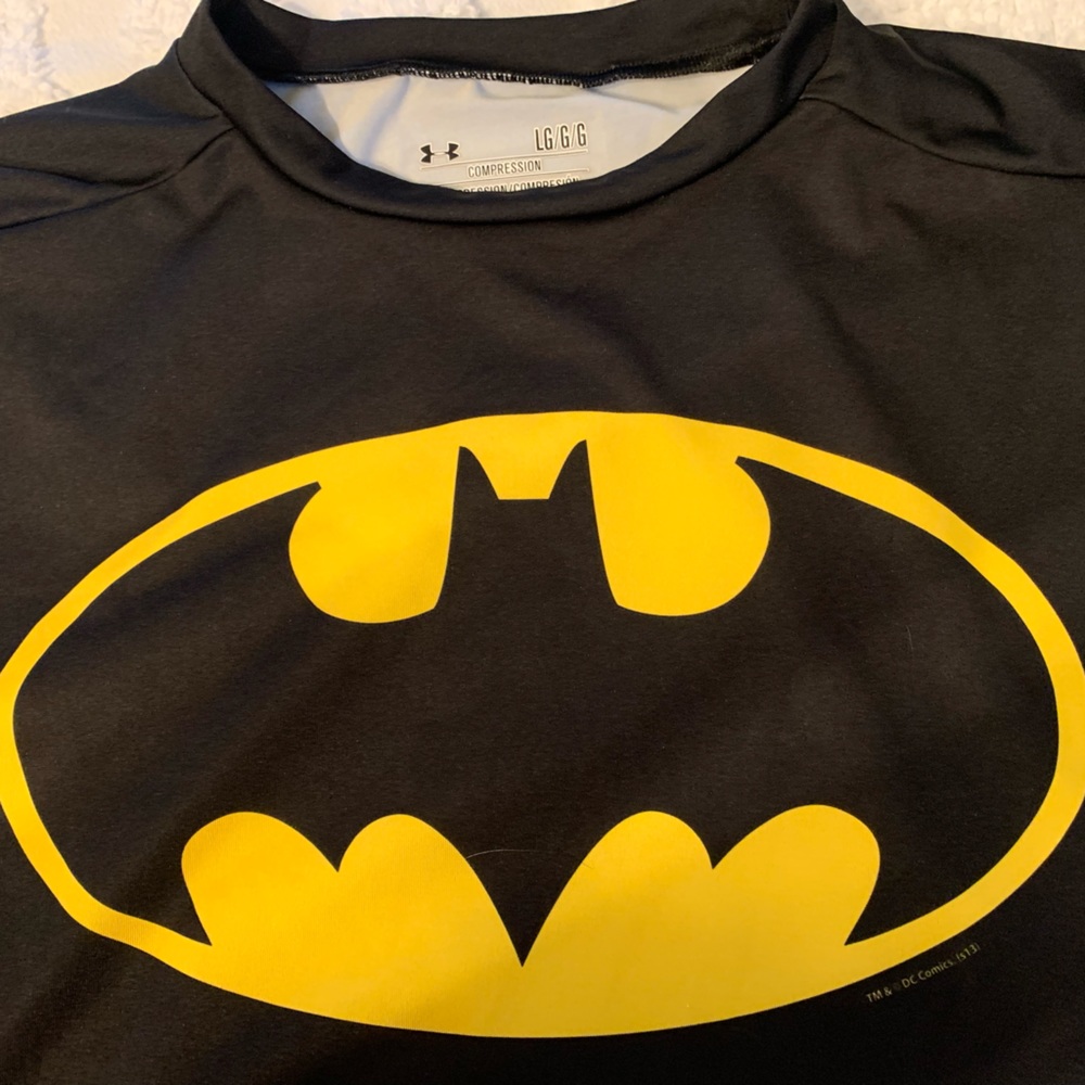 UnderArmor Batman logo - Men’s compression shirt - sz Large - EUC